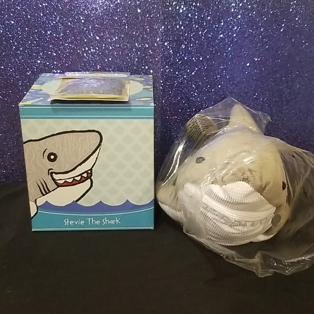 NEW Scentsy Buddy STEVIE THE SHARK Retired 1st edition
